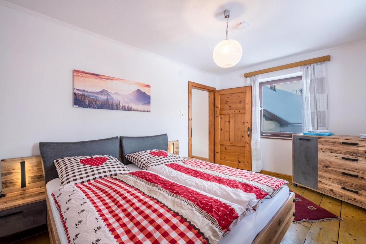 Apartment Maratim Zur Zugspitze Ehrwald Exteriör bild